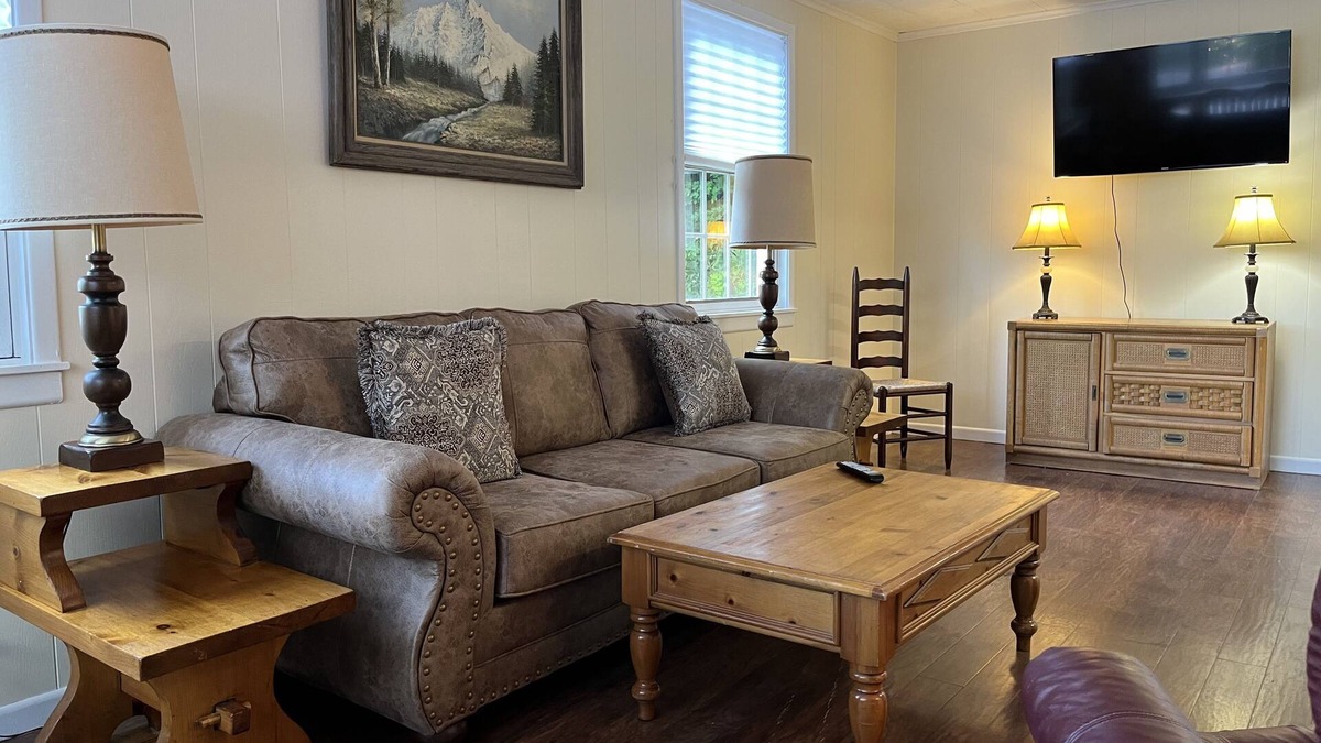 Berlin House | Cozy pet friendly (dogs) 2 Bedroom House in Berlin's Norwegian Village