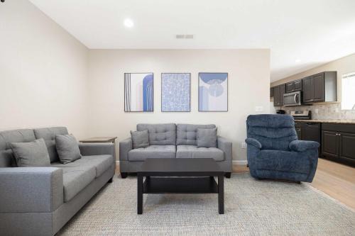 City Heights House | Cozy Pet Friendly Escape with Outdoor Dining