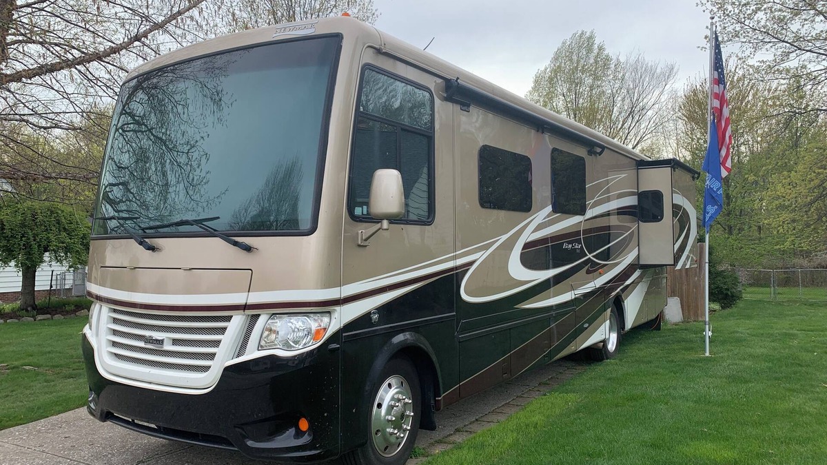 Zephyrhills House | Cozy Pet-Friendly RV with Spectrum TV, WiFi, AC in charming Zephyrhills, Fl