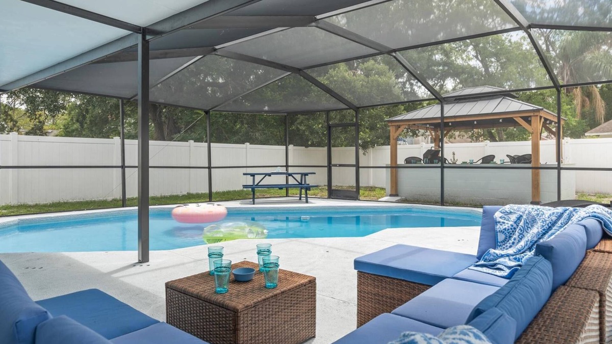 Forest Hills House | Cozy, Pet-Friendly Tampa Home with Heated & Screened Pool - 4 miles to Adventure Island/Busch Garden