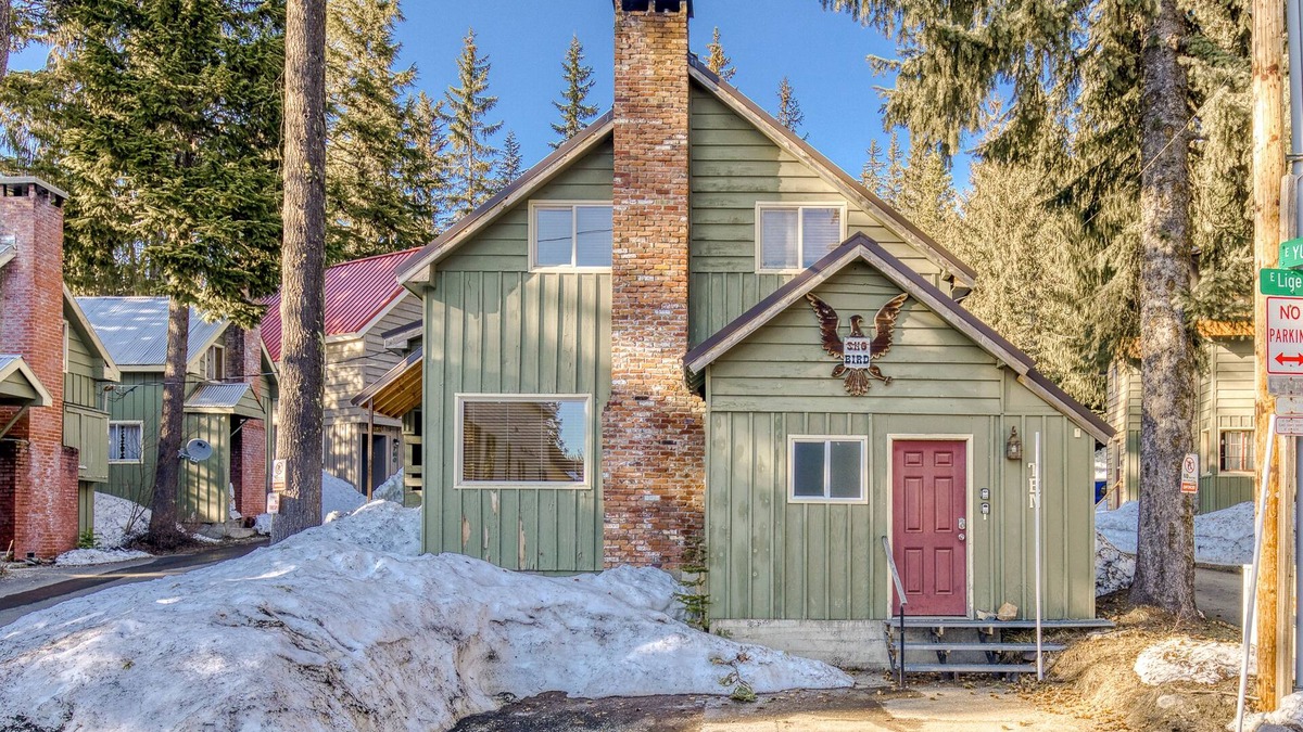 Government Camp House | Cozy pine interior home in the heart of Government Camp