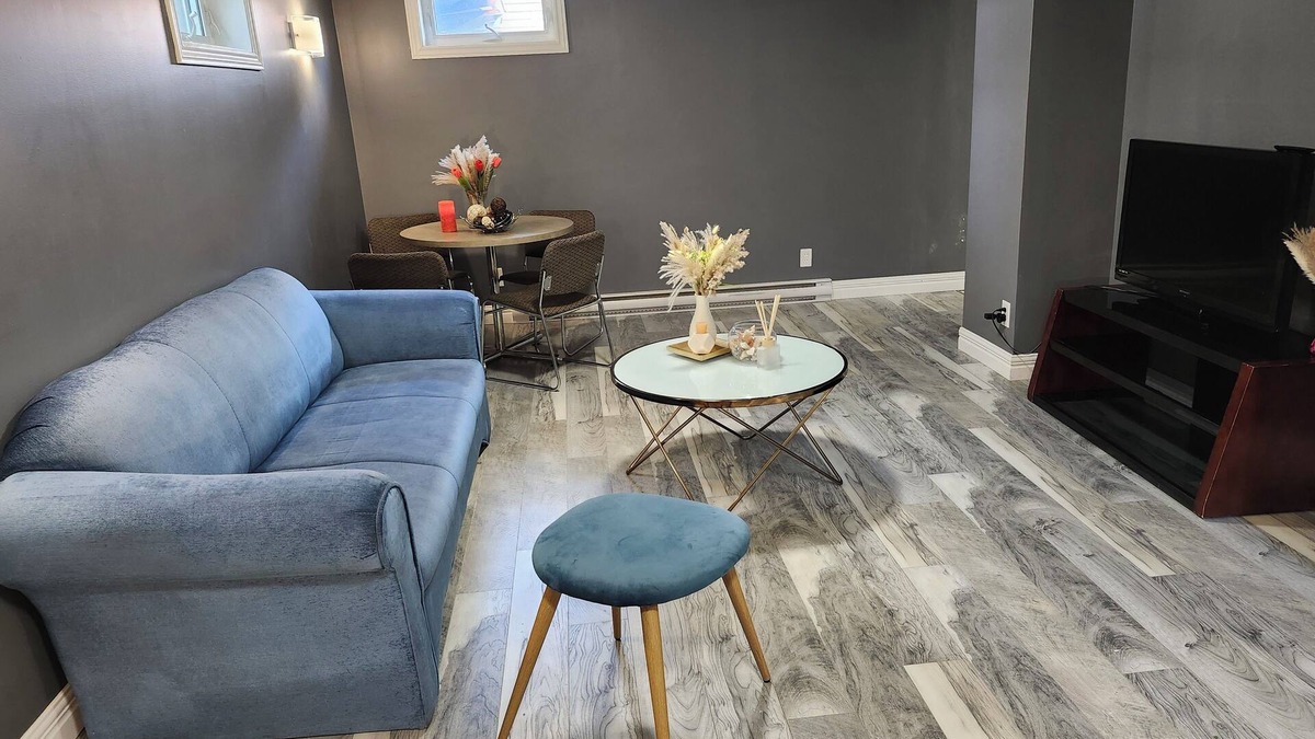 Moncton House | cozy place, suitable for all traveller, close to all amenities,