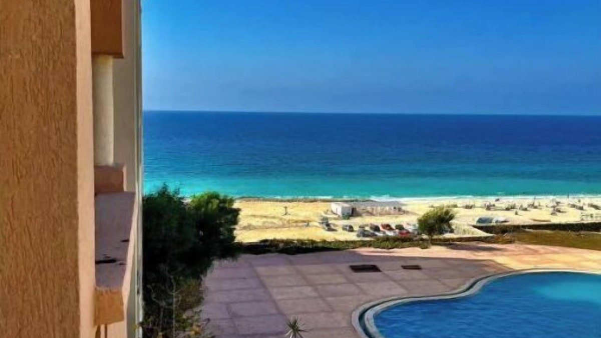 Ad-Dab'ah Ski Chalet | Cozy Pool & Sea view Chalet