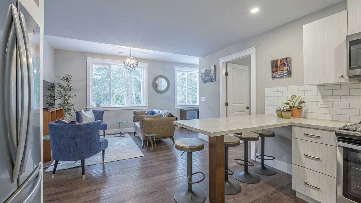 Vernon Apartment | Cozy private suite on 5 acre farm 15 mins from Vernon and Lakes