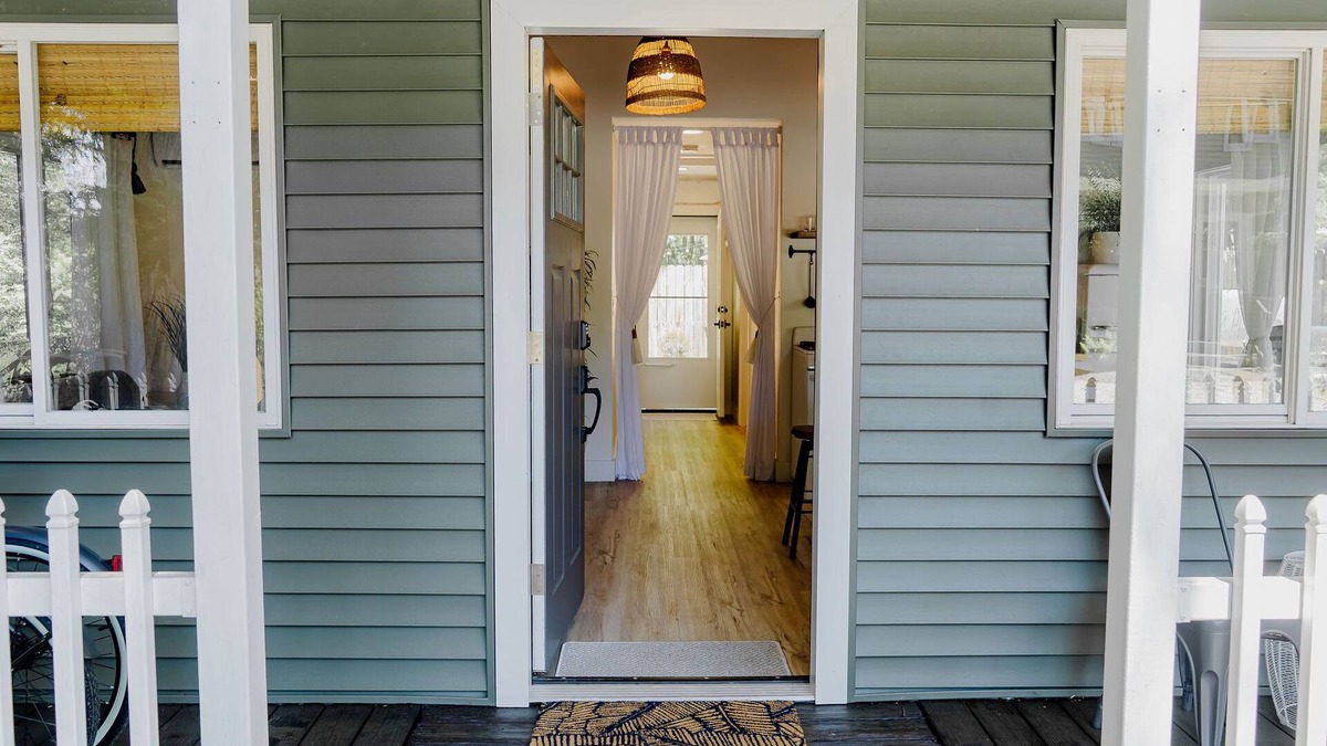 Shorewood-Tower Hills-Harbert House | Cozy private bungalow - Hot Tub - Walk to Lake Michigan!