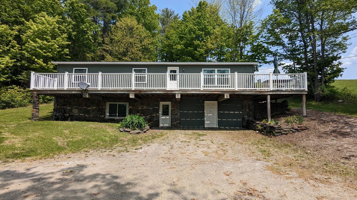 Bethel House | Cozy private country setting - 15 miles from Woodstock