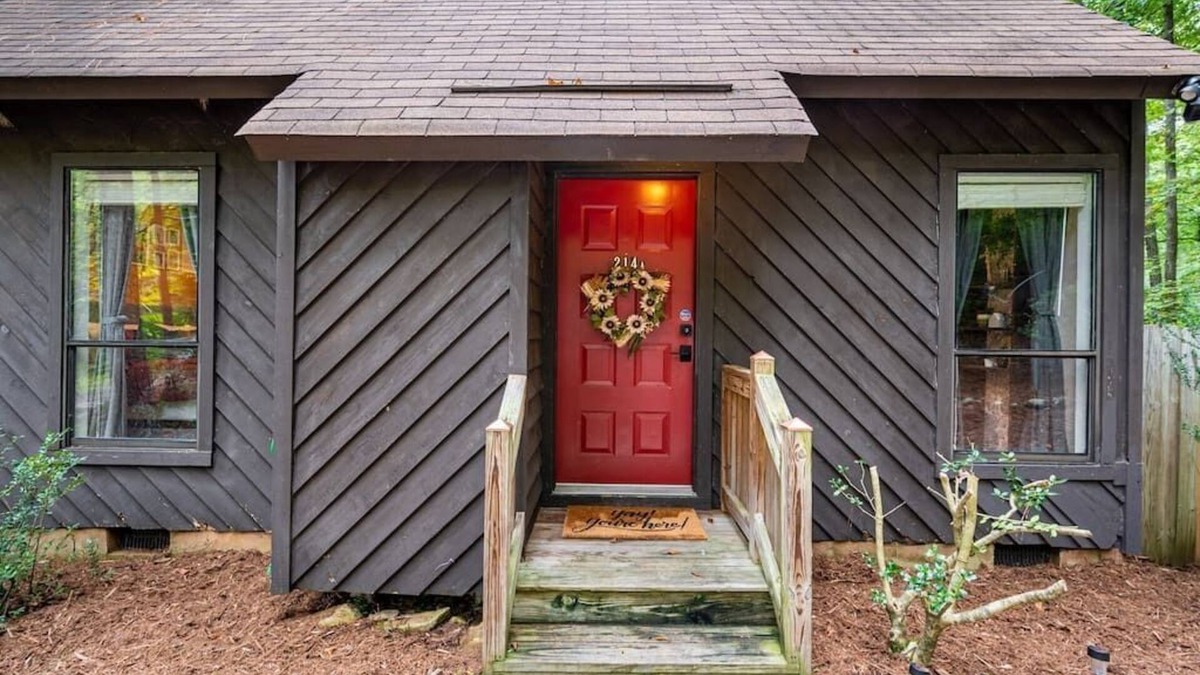 Bynum House | Cozy Private Duplex Tucked Away- 15 Min from UNC