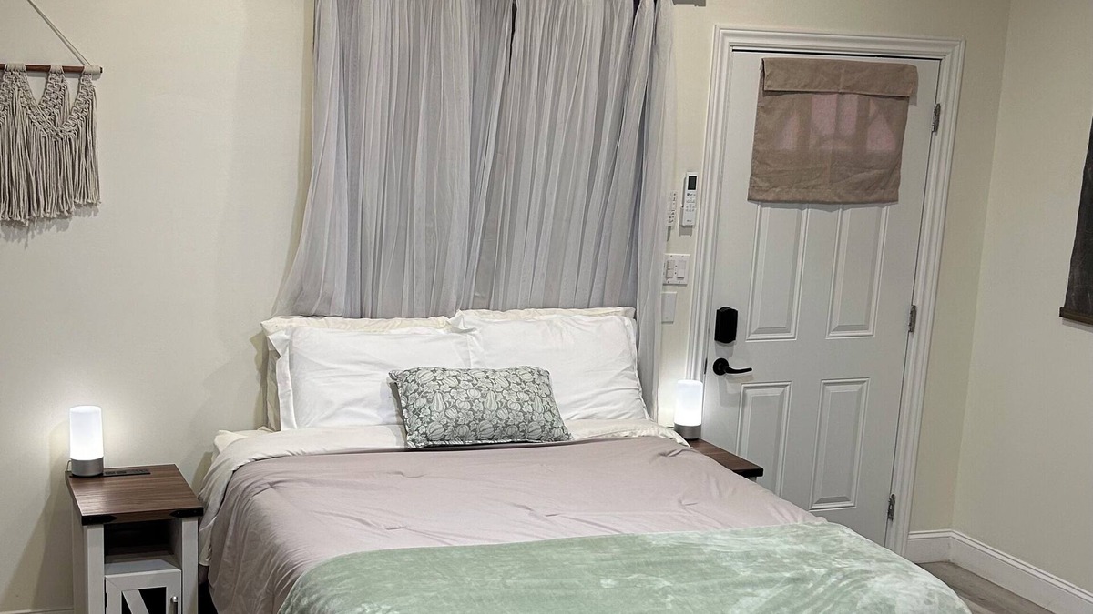 Bakersfield Apartment | Cozy, private full Guesthouse in Bakersfield, CA