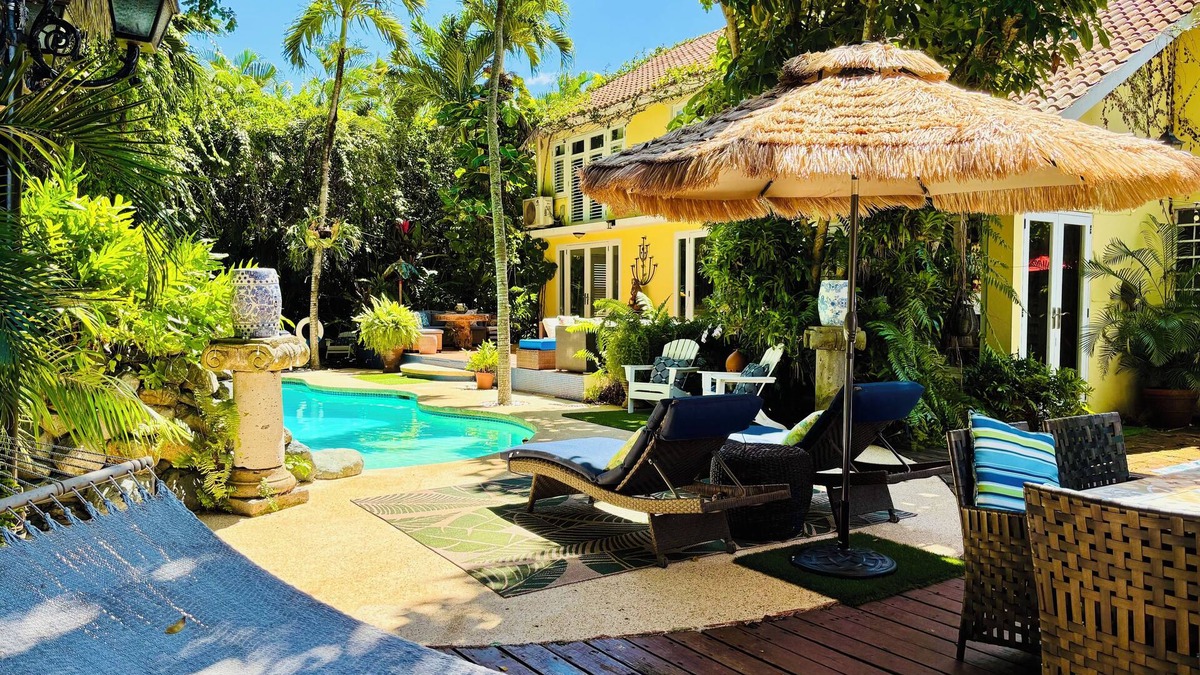 Navarro House | Cozy, private house with local flavor.