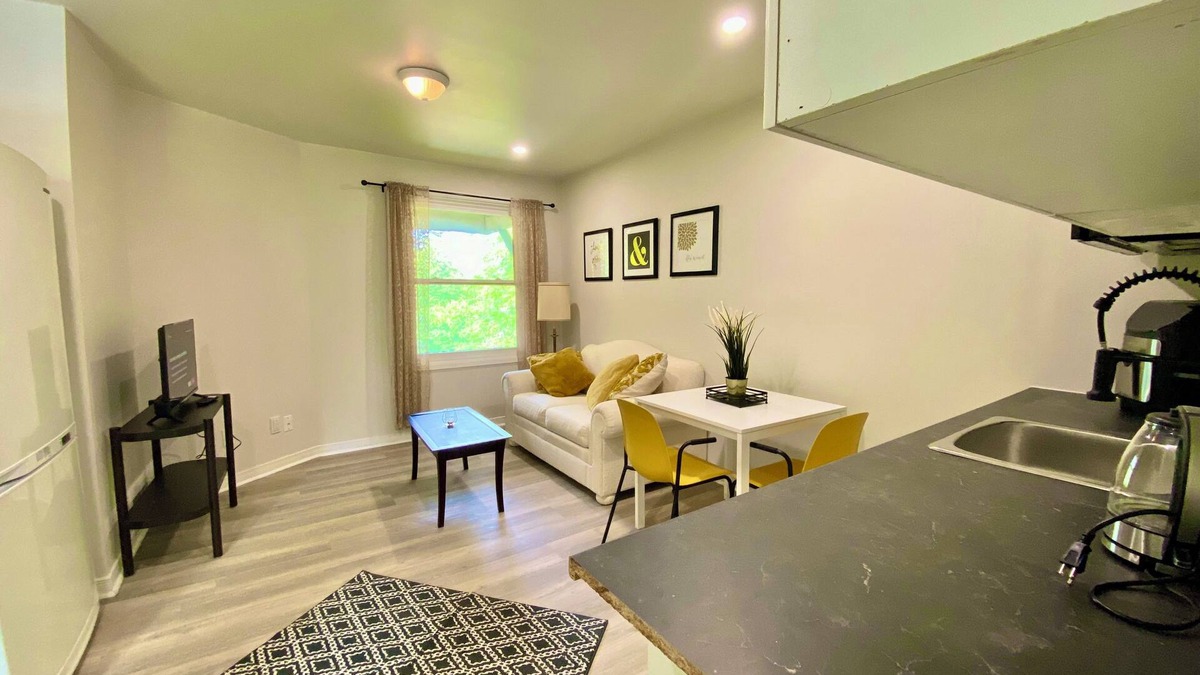 Newmarket Apartment | Cozy private one bedroom suite