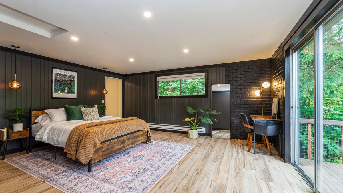 Lime Kiln Cabin | Cozy Private Riverfront Cabin w/NEW hot tub, pet-friendly, minutes from hiking