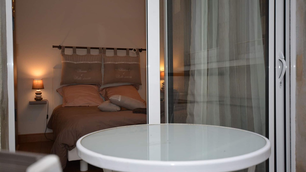 Melun House | Cozy Private Room in Melun midway between the city center and the train station