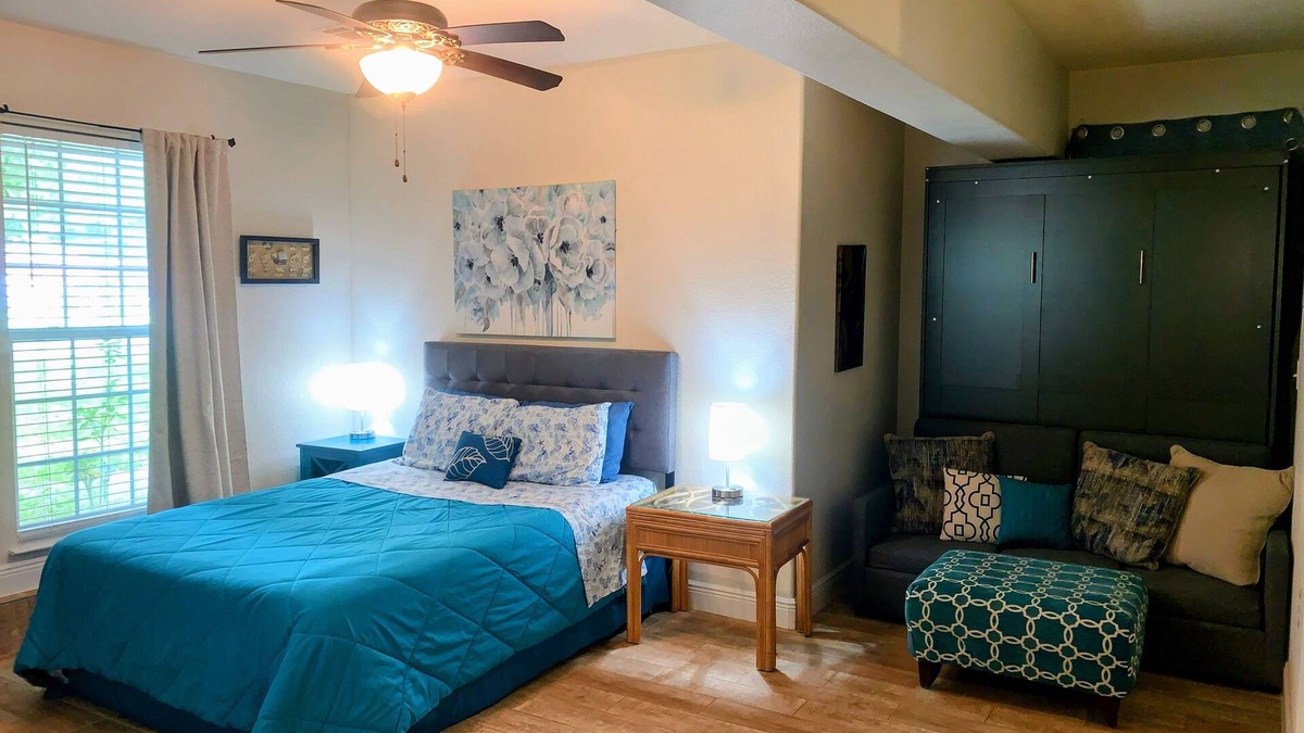 Milton House | Cozy Private Room-Queen&Full Bed, Hot Tub-Pets Welcome!