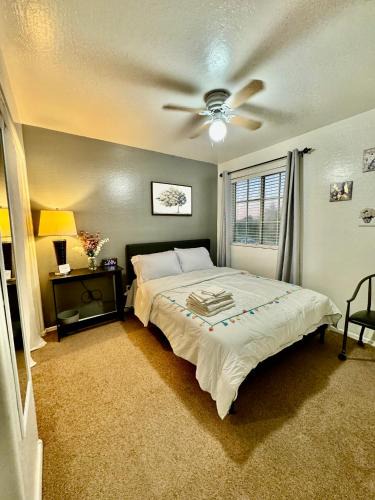 Trailwood House | Cozy Private room with Shared bathroom Inside a house