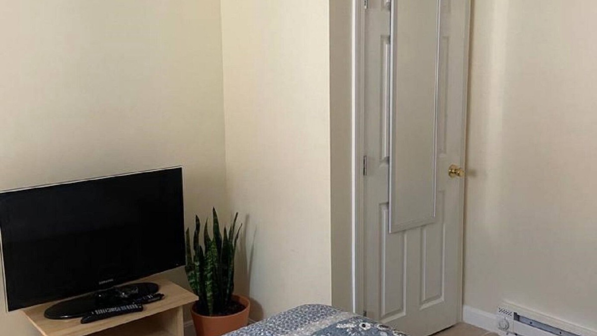 Randolph Apartment | Cozy Private room with Private Amenities - 12 mins to Mall.