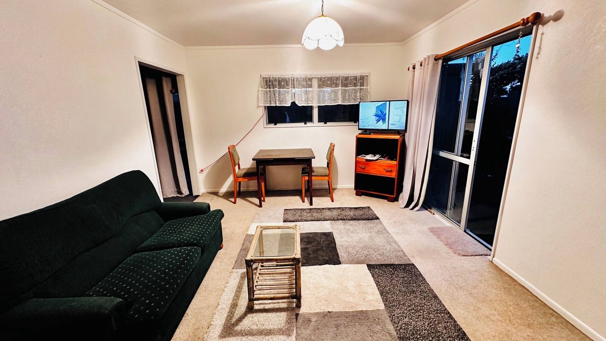 Te Akau Apartment | Cozy Private Studio – 100m from the Beach | Port Waikato, NZ