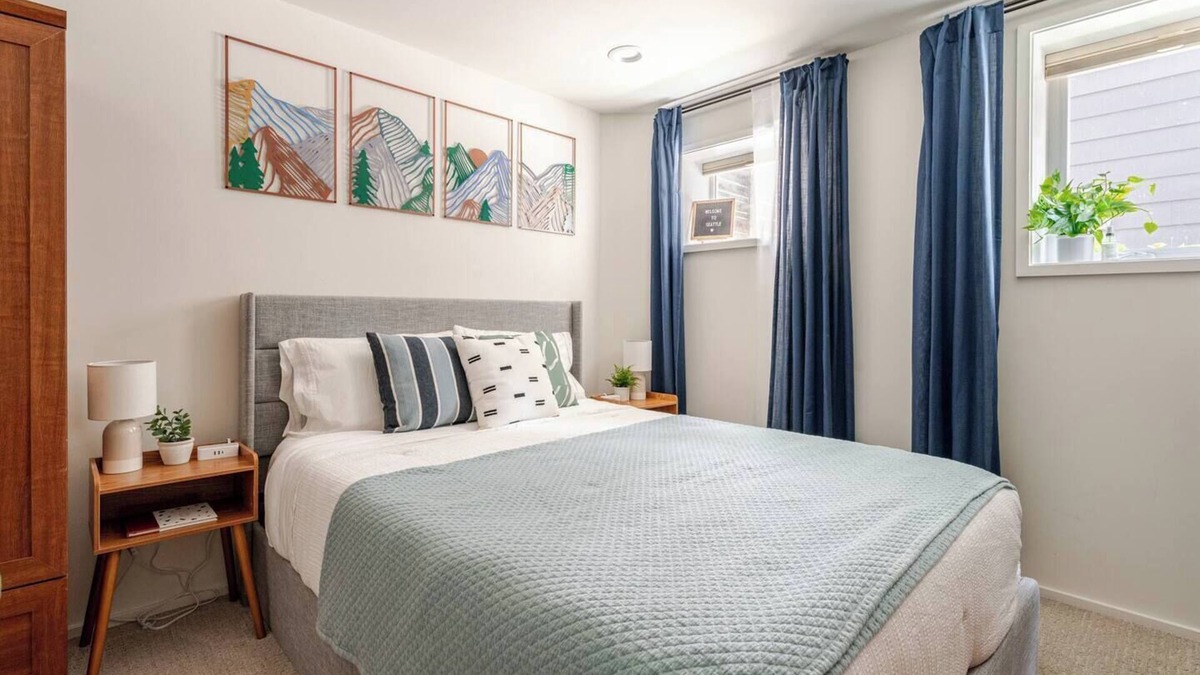 West Seattle Apartment | Cozy Private Studio, Dedicated Parking, 95 Walk Score, West Seattle