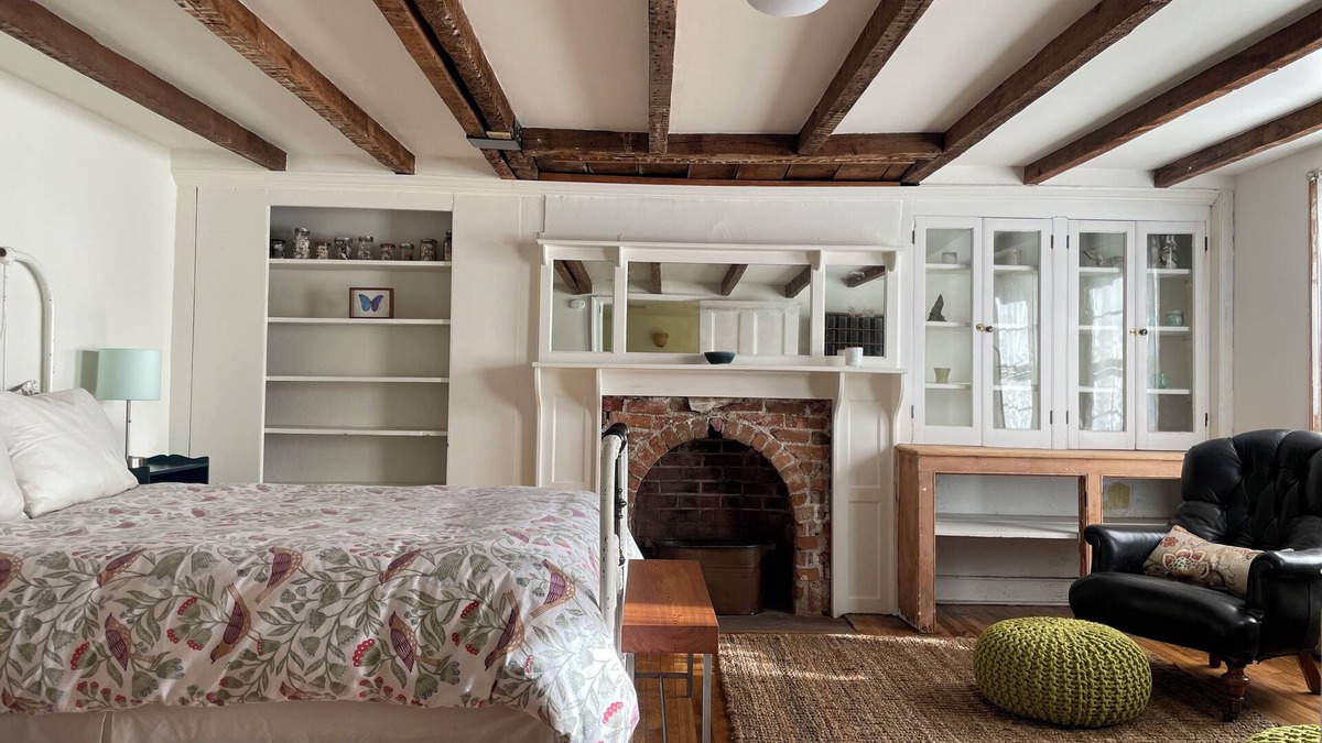 Newburgh Apartment | Cozy Private Studio in Newburgh' s Historic District