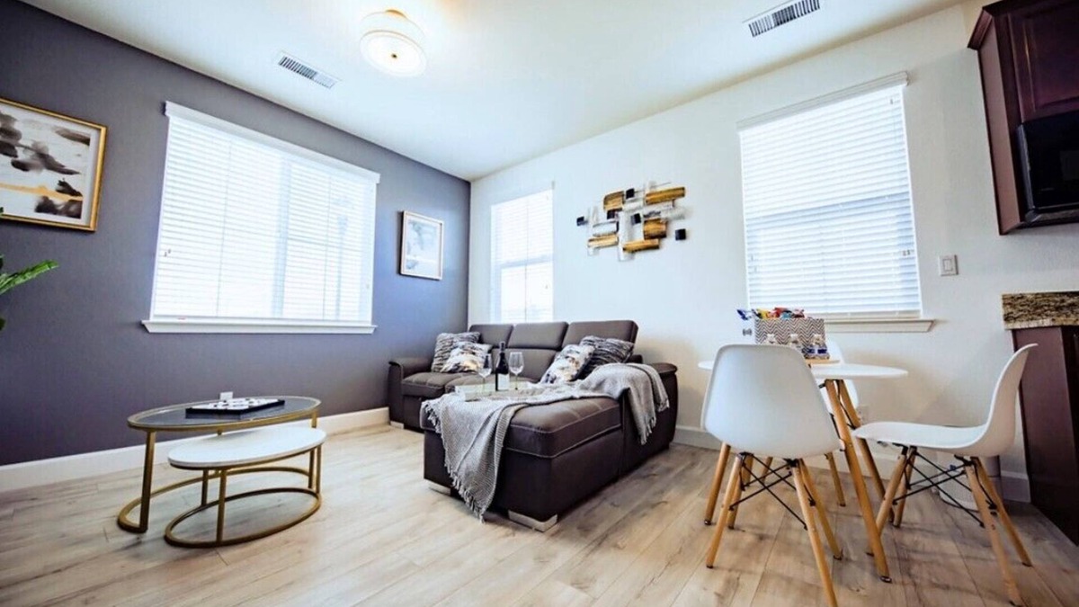 Sparks House | Cozy Private Stylish Modern Guest Suite