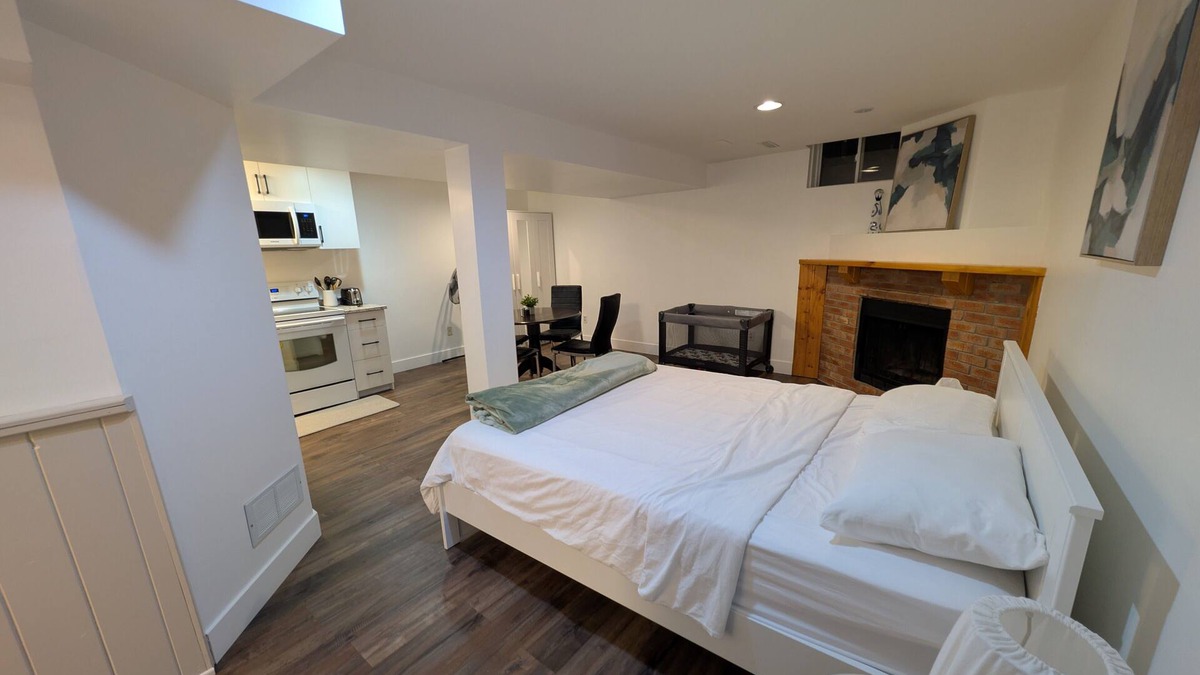 Richmond Hill Apartment | Cozy & Private Suite w/Private Entrance & Parking