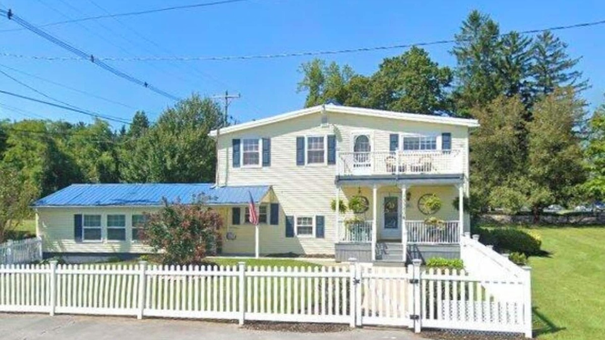 Blue Ridge Summit Apartment | Cozy private in law suite in charming Blue Ridge Summit with AC, WiFi,Smart TV.