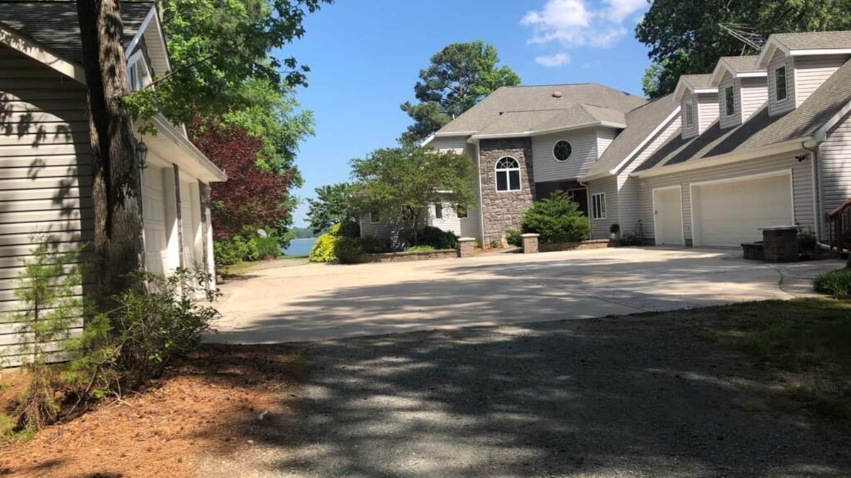 Lancaster House | Cozy, Private Water Front Home with Long Pier