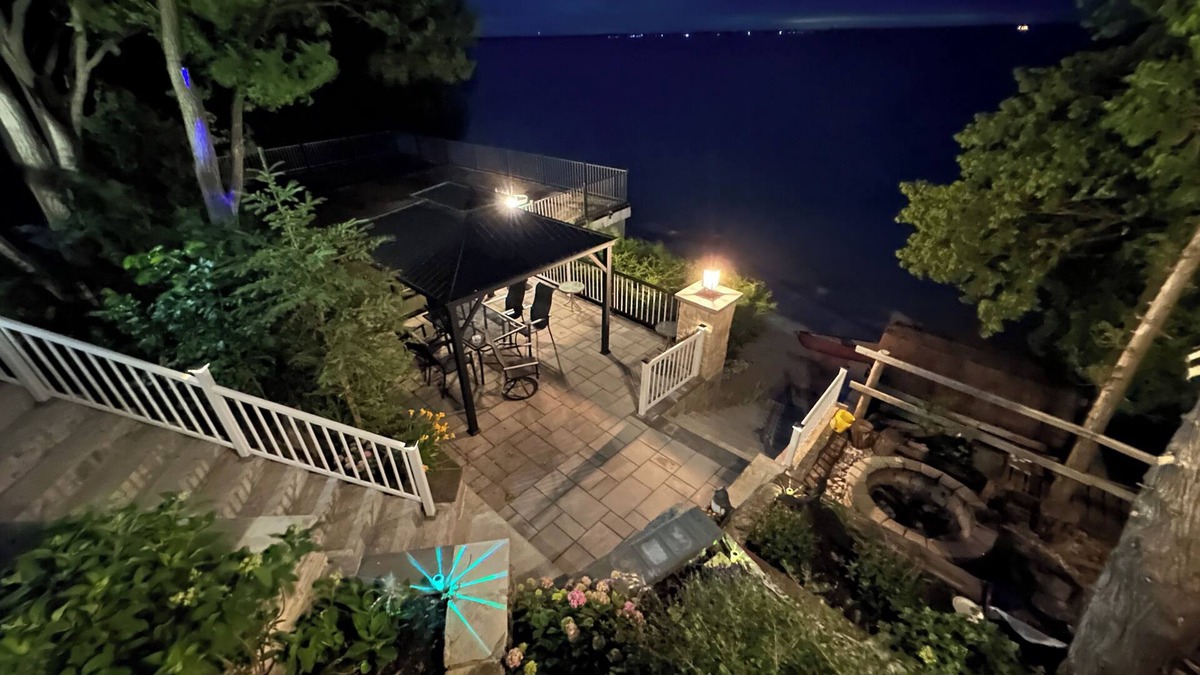 Brock Cottage | Cozy Private Waterfront Cottage at Lake Simcoe