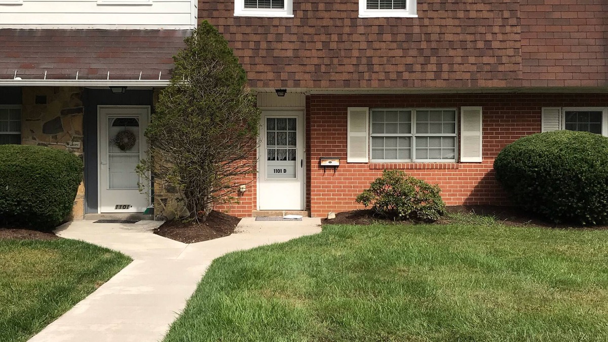 Park Forest Village House | Cozy PSU Townhouse!