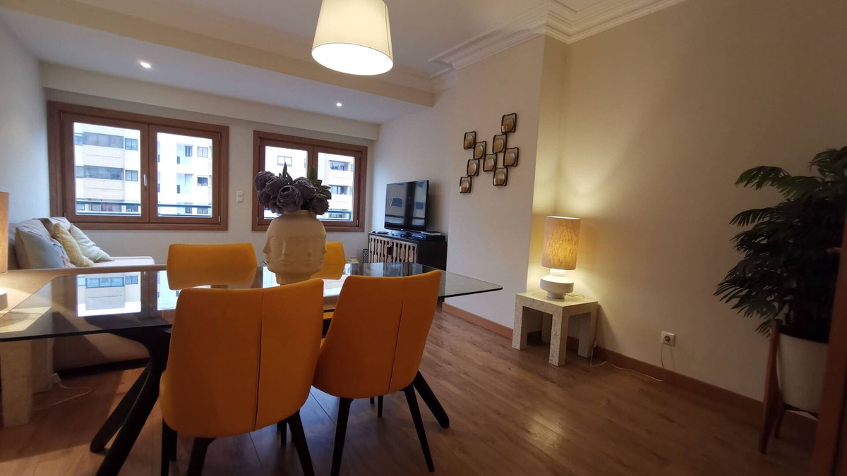 Lumiar Apartment | Cozy Purple Telheiras Apartment