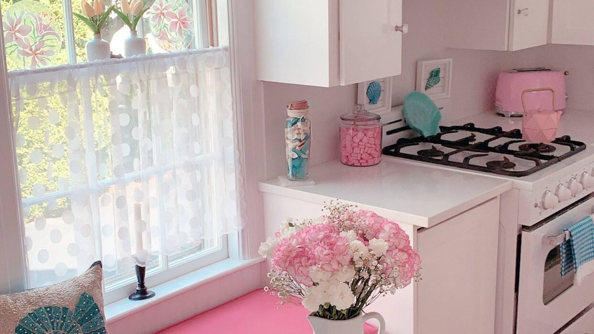 Norwood House | Cozy, Quaint Vintage Style Home