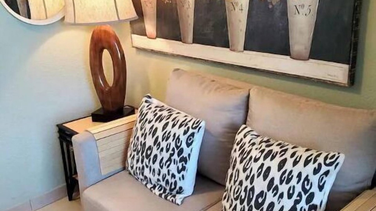 East Ybor Apartment | Cozy Quaint Ybor City Loft steps from 7th Ave.
