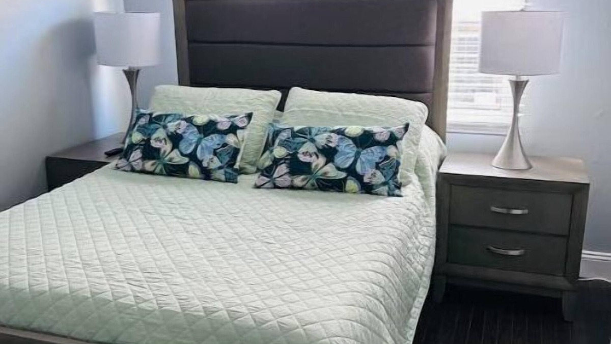 Queens House | Cozy Queens Beauty