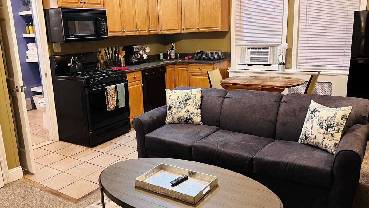 Havertown Apartment | Cozy Quiet Apt in Suburbs - Very Walkable Area