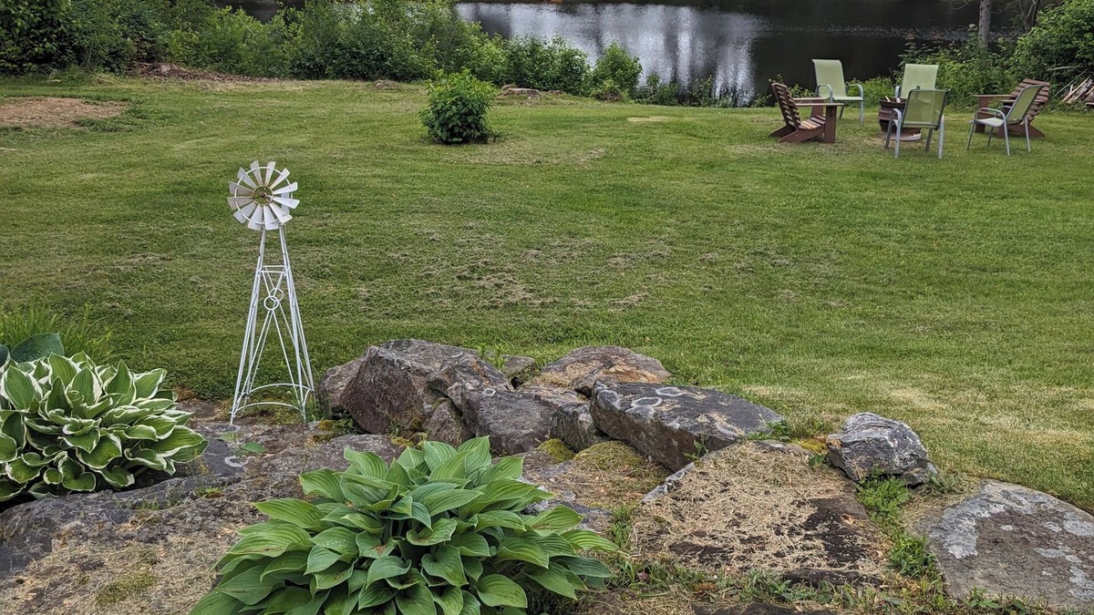 Rexton Apartment | Cozy, quiet, relaxing watching sunsets and sunrises on Richibucto river.