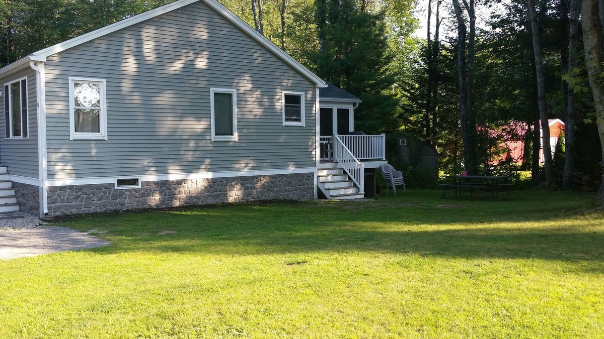 Old Orchard Beach Apartment | Cozy, Quiet Short Walk To Beach Amusement Park.