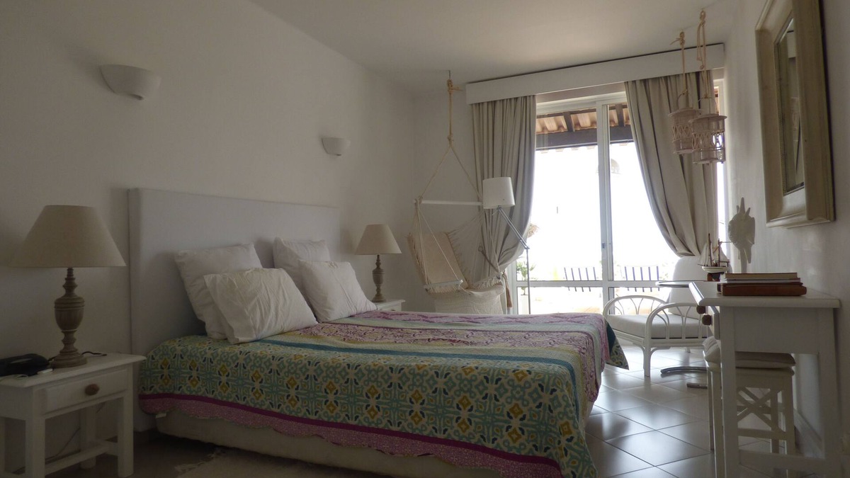 Ferragudo House | COZY & QUIET with magnificent view of the Atlantic Ocean and 5 min from the beach