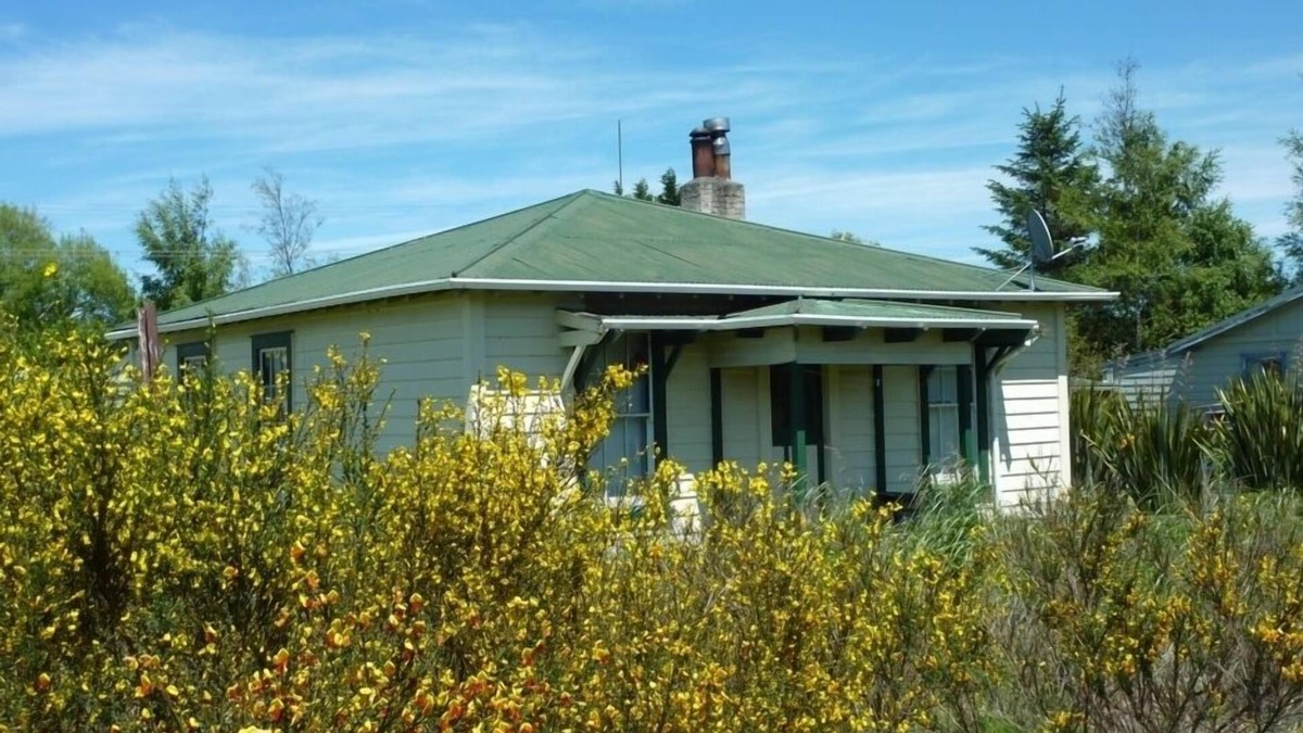 Rangataua Cottage | Cozy Railway Cottage