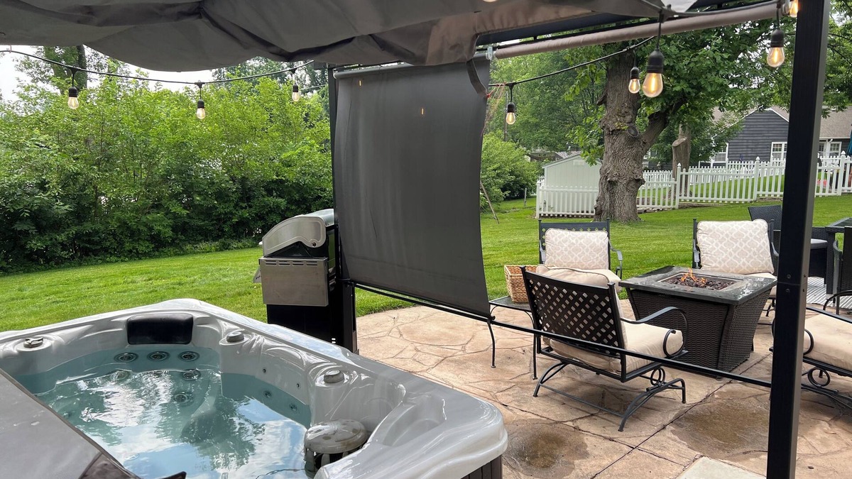 North Central Omaha House | Cozy Ranch with Hot Tub!