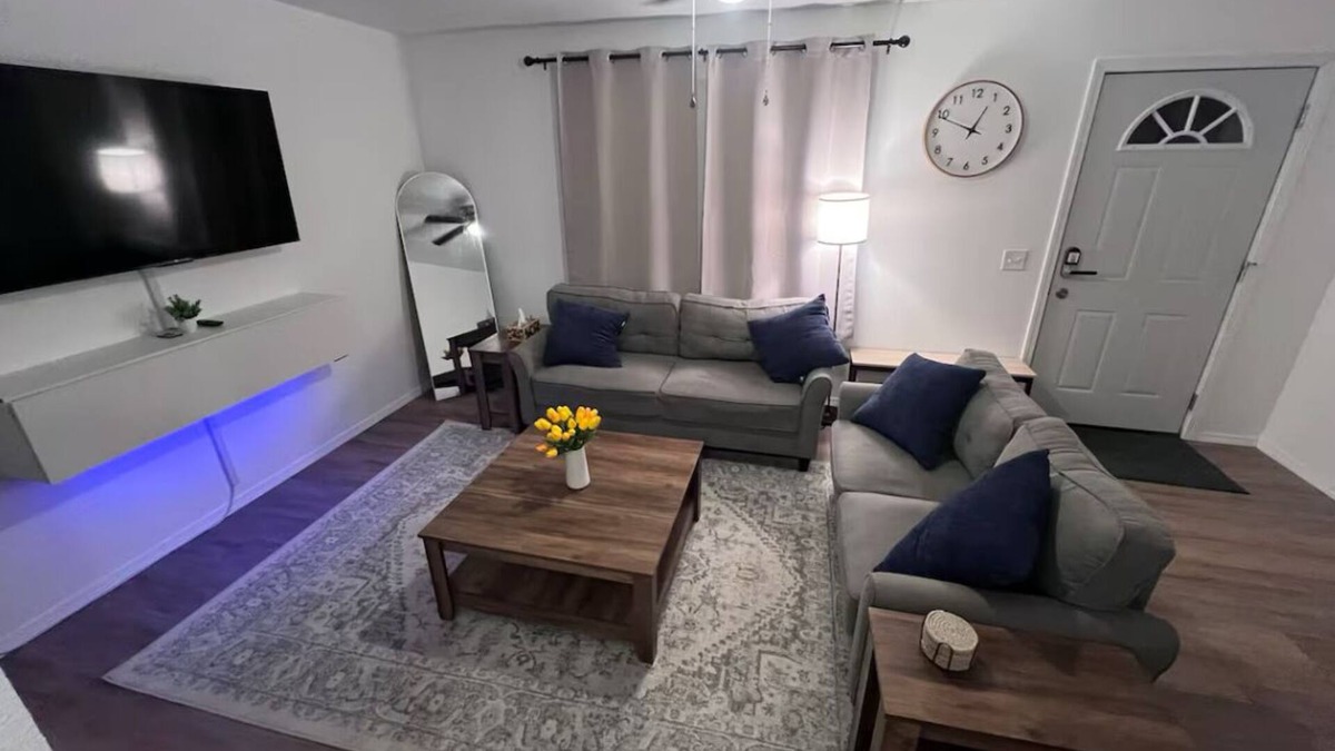 Ozark Apartment | Cozy remodeled duplex, unit #B. 2bed/1 bath unit with high-speed WiFi.