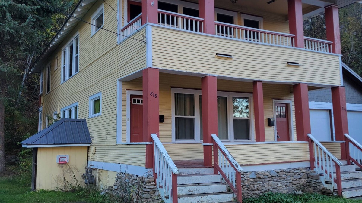 Wallace House | Cozy, remodeled townhome retreat in downtown Historic Wallace!