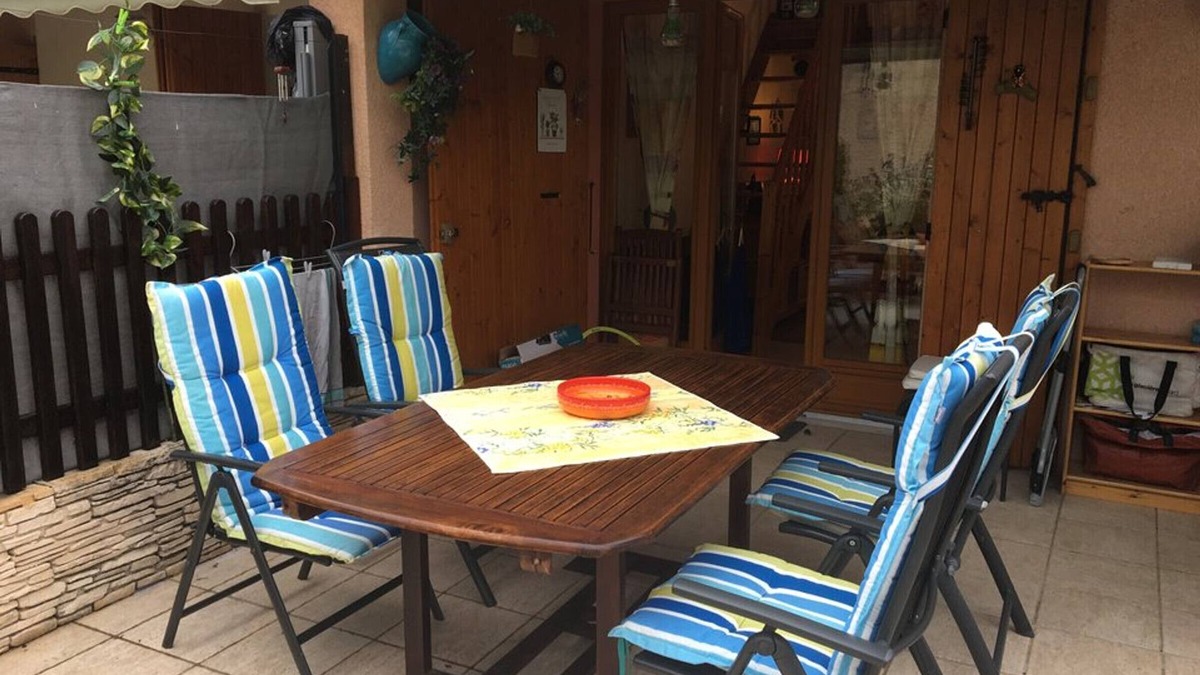 Saint-Martin-de-Bromes Apartment | Cozy rental with terrace for 4 near Esparron Lake