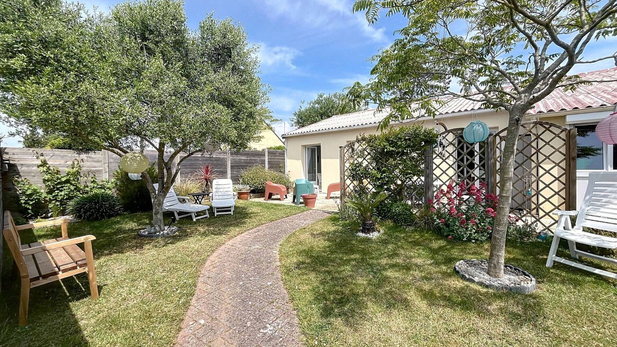 Saint-Pair-sur-Mer House | Cozy Renovated Beach House, 300m to Shore, Garden Terrace, Near Shops & Attractions