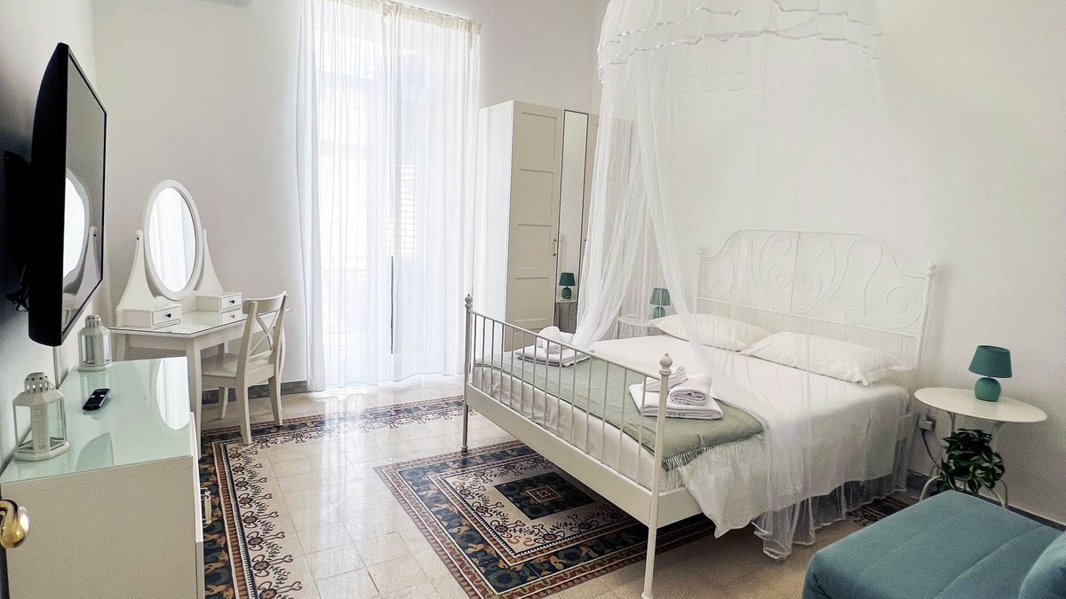 Municipio 2 Apartment | Cozy renovated apartment equipped with all amenities and accessories