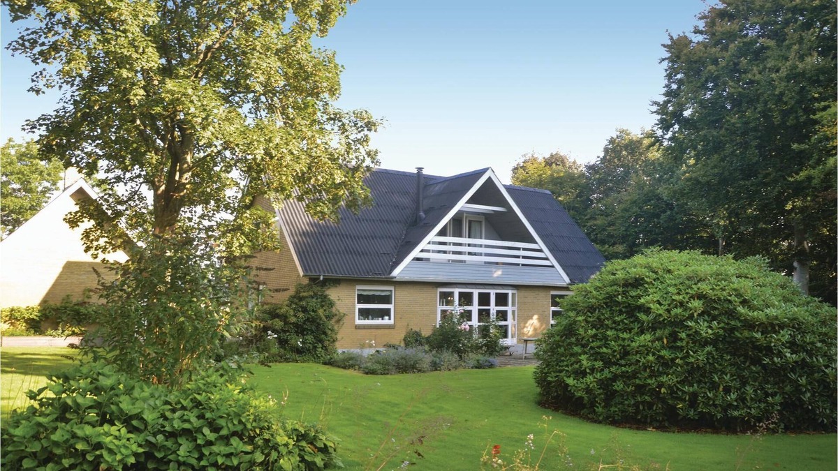Brande House | Cozy renovated country house on a large plot in quiet surroundings in the countryside.