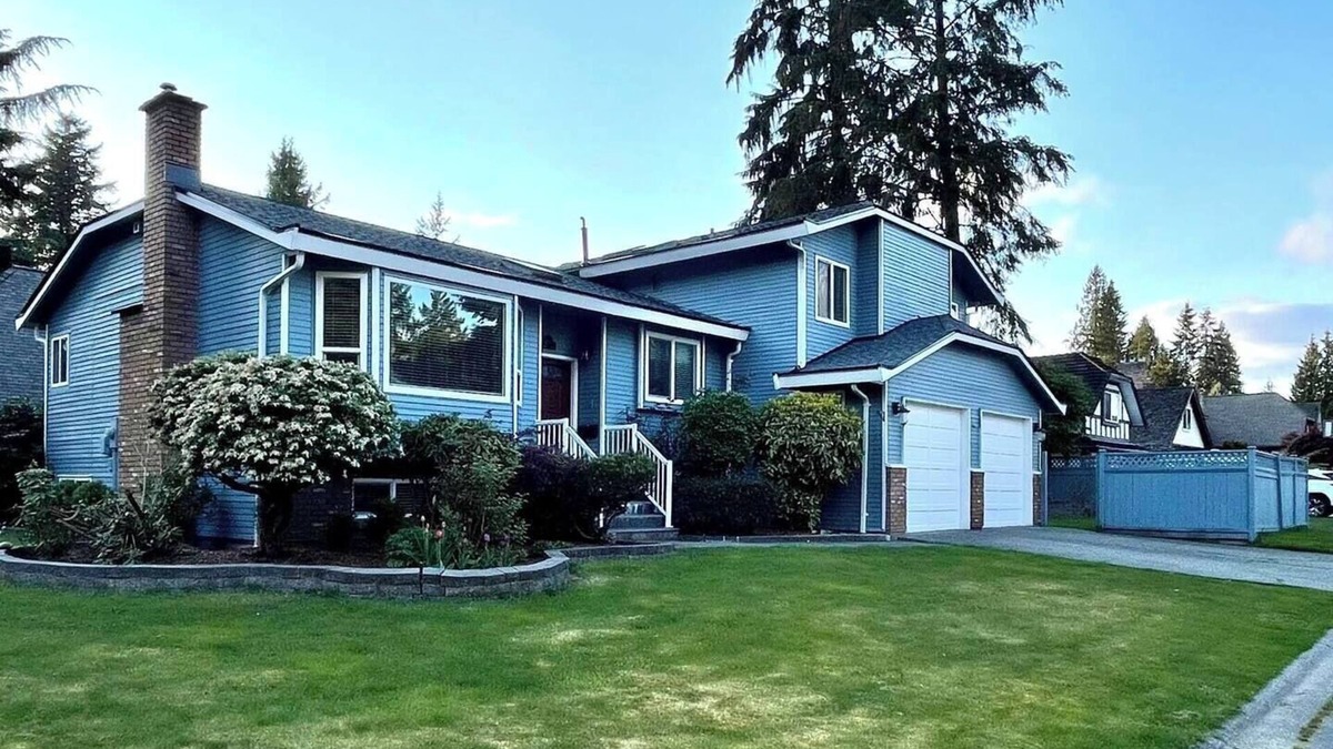 Newton House | Cozy, renovated home in Delta's Sunshine Hills, near shops, trails, and transit!