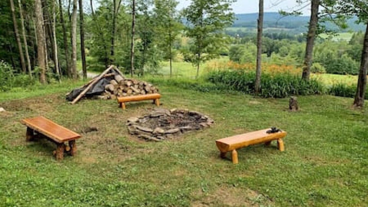 Arnot Cabin | Cozy Renovated Studio + Firepit + Mountain Views