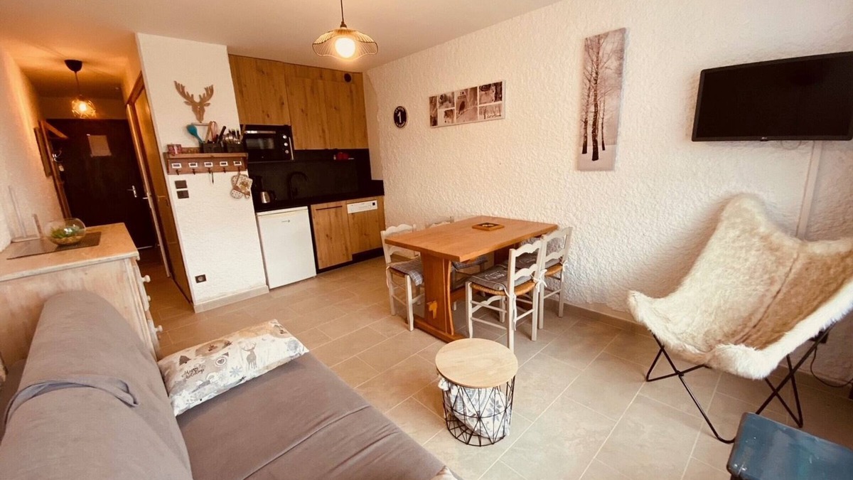 La Clusaz Apartment | Cozy Renovated Studio with Balcony, Garage, and Mountain Views in La Clusaz