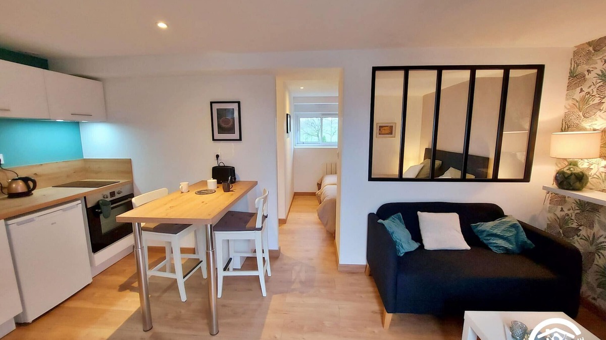 Saint-Cenere Cottage | Cozy Retreat with Heated Pool, Terrace and Hiking Trails