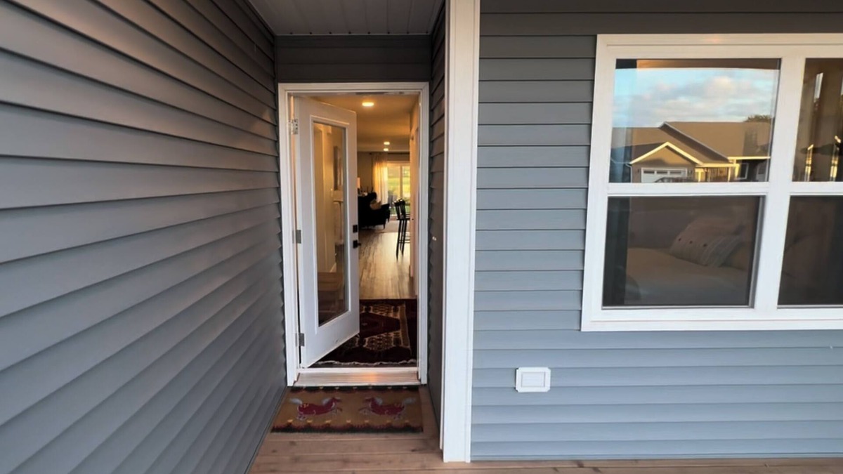 Charlottetown House | Cozy retreat 10 minutes to Downtown Charlottetown; 20 minutes to Stanhope beach