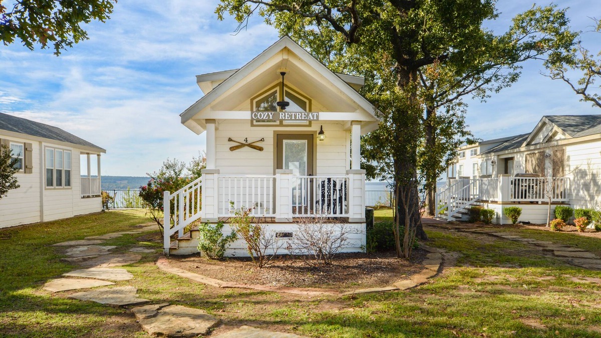 Sperry Cottage | Cozy Retreat at CrossTimbers Marina
